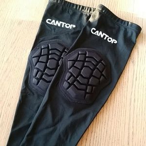 Youth sports knee pads. Super sturdy. Like new.